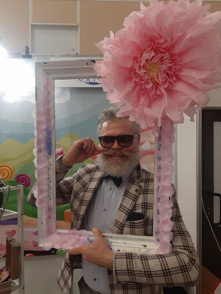 jdRJ-Fm81pI.jpg jdRJ-Fm81pI.jpg